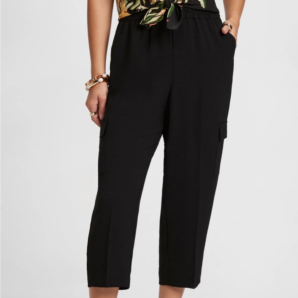 Laura Cargo Pull-On Capris Pants Black
